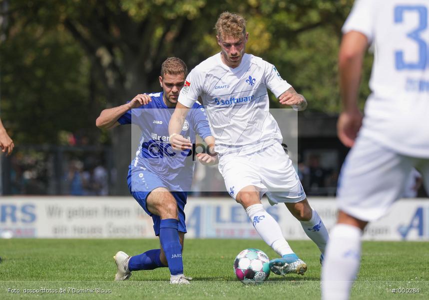 COVID-19 /, Geisterspiel, Hessenliga, 2.Bundesliga, SV Darmstadt 98, SC Viktoria Griesheim, Freundschaftsspiel, Regionalsport, Voetball, Sport, Saison 2020/2021, Le Football, Germany, Futbol, Fussball, Fotball, Deutschland, DFB, Calcio, Aktion, Action - Bild-ID: 1000284