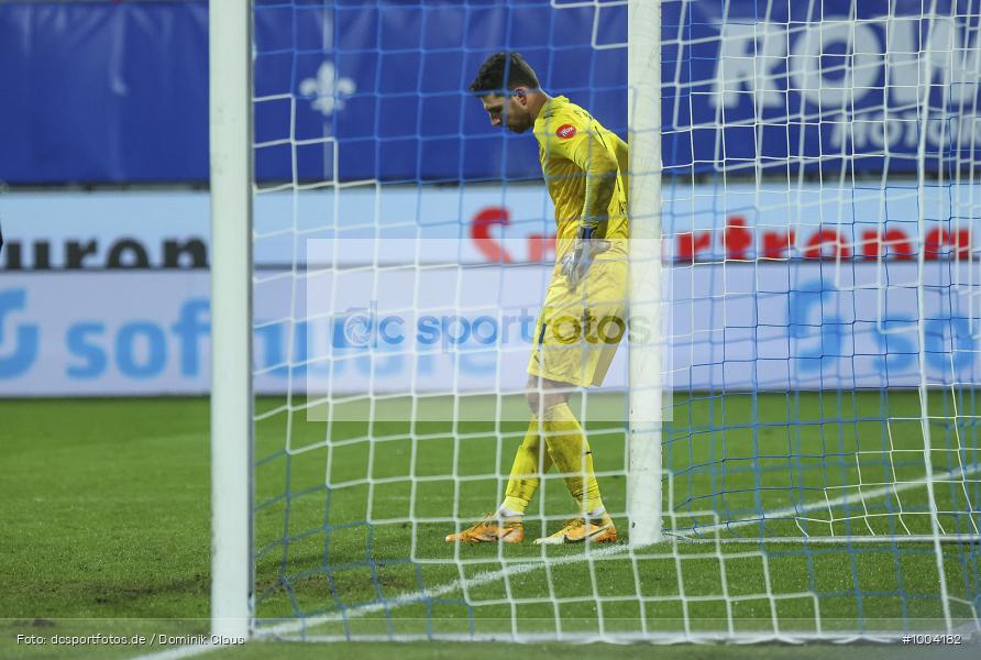 Sportler, Zweikampf, Sports, Sport, Merckstadion am Böllenfalltor, Bundesliga, die Liga, DFL, 2.Bundesliga, Pandemie, Sandhausen, 17.Spieltag, SV Darmstadt 98, Voetball, Sport, Saison 2020/2021, Le Football, Germany, Futbol, Fussball, Fotball, Deutschland, DFB, Calcio, Aktion, Action, Voetball, Sport, Saison 2020/2021, Le Football, Germany, Futbol, Fussball, Fotball, Deutschland, DFB, Calcio, Aktion, Action - Bild-ID: 1004182