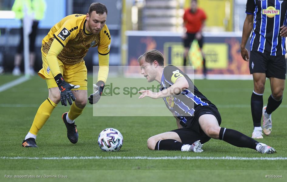 Geisterspiel, COVID-19, Pandemie, SV Waldhof Mannheim , 3. Liga, Regionalsport, Voetball, Sport, Saison 2020/2021, Le Football, Germany, Futbol, Fussball, Fotball, Deutschland, DFB, Calcio, Aktion, Action - Bild-ID: 1006064
