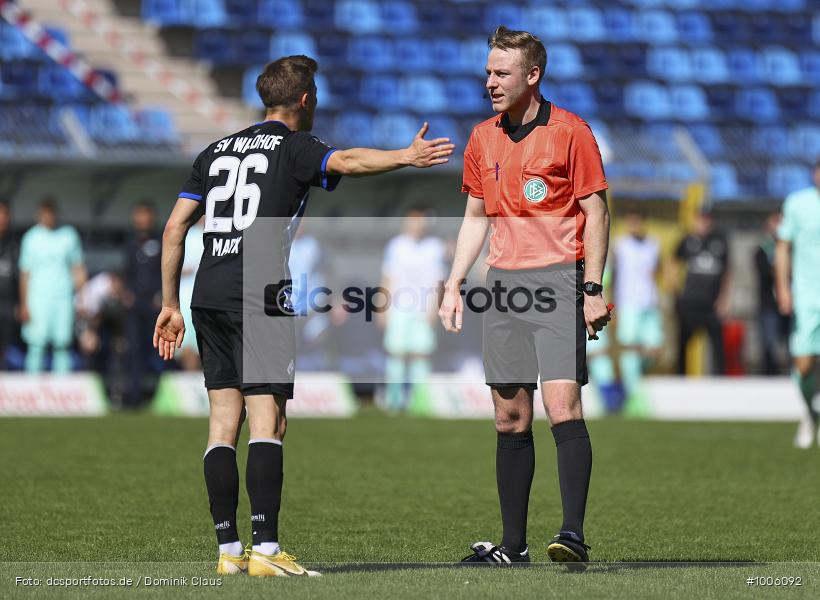 Geisterspiel, COVID-19, Pandemie, SV Waldhof Mannheim , 3. Liga, Regionalsport, Voetball, Sport, Saison 2020/2021, Le Football, Germany, Futbol, Fussball, Fotball, Deutschland, DFB, Calcio, Aktion, Action - Bild-ID: 1006092