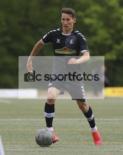 Geisterspiel, COVID-19, Pandemie, SC Freiburg U23, TSV Schott Mainz, Regionalliga Südwest, Regionalsport, Voetball, Sport, Saison 2020/2021, Le Football, Germany, Futbol, Fussball, Fotball, Deutschland, DFB, Calcio, Aktion, Action - Bild-ID: 1006580