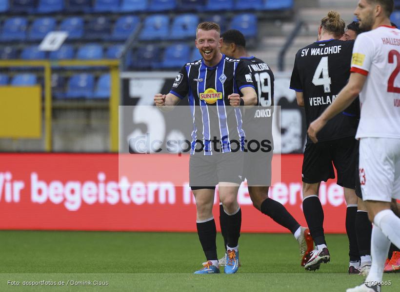 Geisterspiel, COVID-19, Pandemie, Hallescher FC, SV Waldhof Mannheim, 3. Liga, Regionalsport, Voetball, Sport, Saison 2020/2021, Le Football, Germany, Futbol, Fussball, Fotball, Deutschland, DFB, Calcio, Aktion, Action - Bild-ID: 1006663