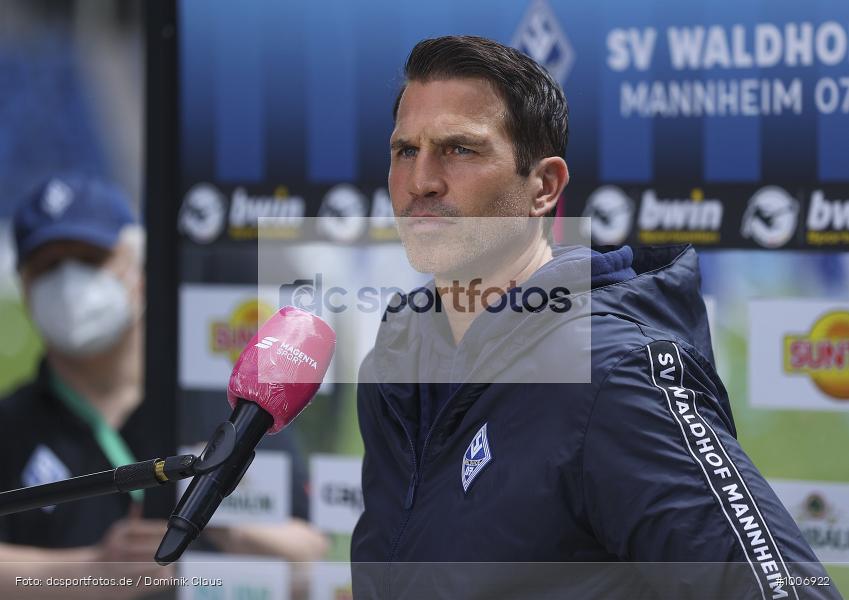 Geisterspiel, COVID-19, Pandemie, KFC Uerdingen, SV Waldhof Mannheim, 3. Liga, Regionalsport, Voetball, Sport, Saison 2020/2021, Le Football, Germany, Futbol, Fussball, Fotball, Deutschland, DFB, Calcio, Aktion, Action - Bild-ID: 1006922