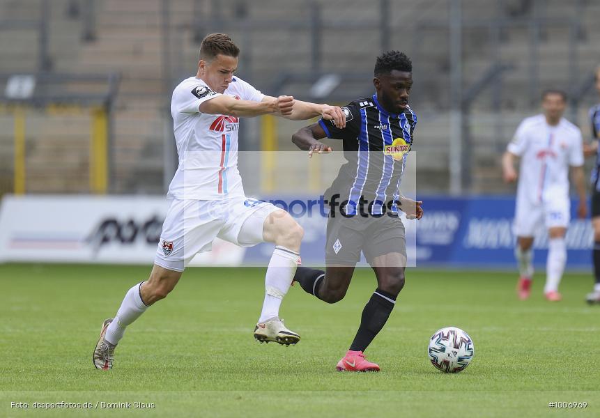 Geisterspiel, COVID-19, Pandemie, KFC Uerdingen, SV Waldhof Mannheim, 3. Liga, Regionalsport, Voetball, Sport, Saison 2020/2021, Le Football, Germany, Futbol, Fussball, Fotball, Deutschland, DFB, Calcio, Aktion, Action - Bild-ID: 1006969