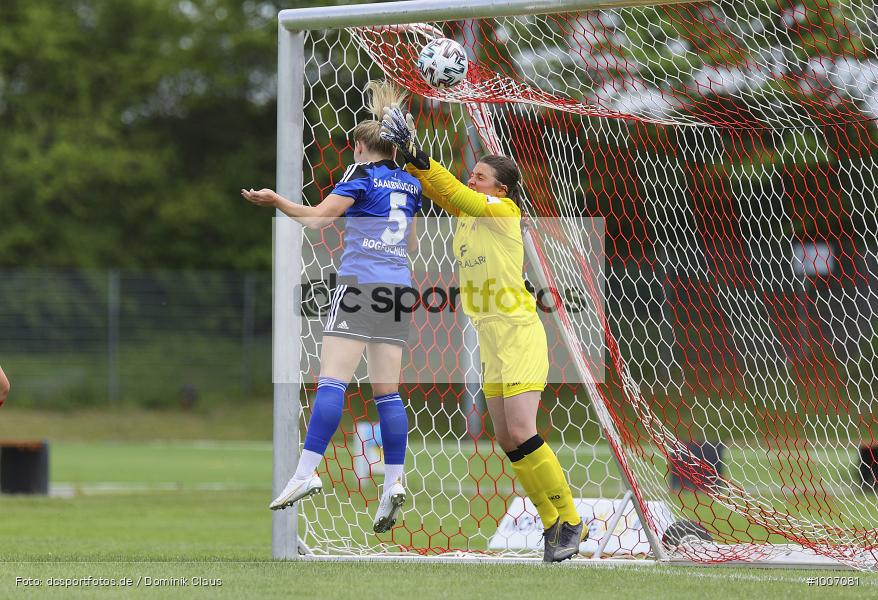 Geisterspiel, COVID-19, Pandemie, 1. FC Saarbrücken, FC Würzburger Kickers, 2. Bundesliga, Frauen, Regionalsport, Voetball, Sport, Saison 2020/2021, Le Football, Germany, Futbol, Fussball, Fotball, Deutschland, DFB, Calcio, Aktion, Action - Bild-ID: 1007081