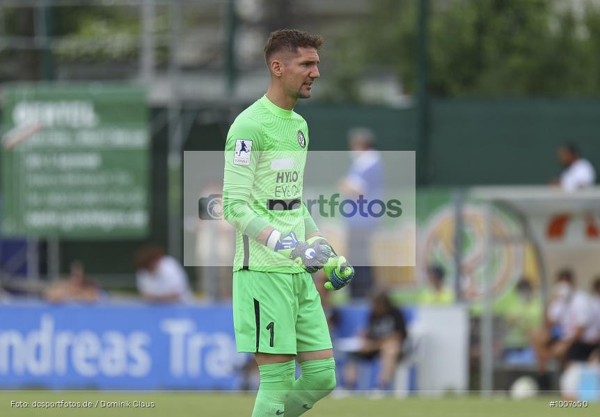 Geisterspiel, COVID-19, Pandemie, SV Elversberg, FC Bayern Alzenau, Regionalliga Südwest, Regionalsport, Voetball, Sport, Saison 2020/2021, Le Football, Germany, Futbol, Fussball, Fotball, Deutschland, DFB, Calcio, Aktion, Action - Bild-ID: 1007650