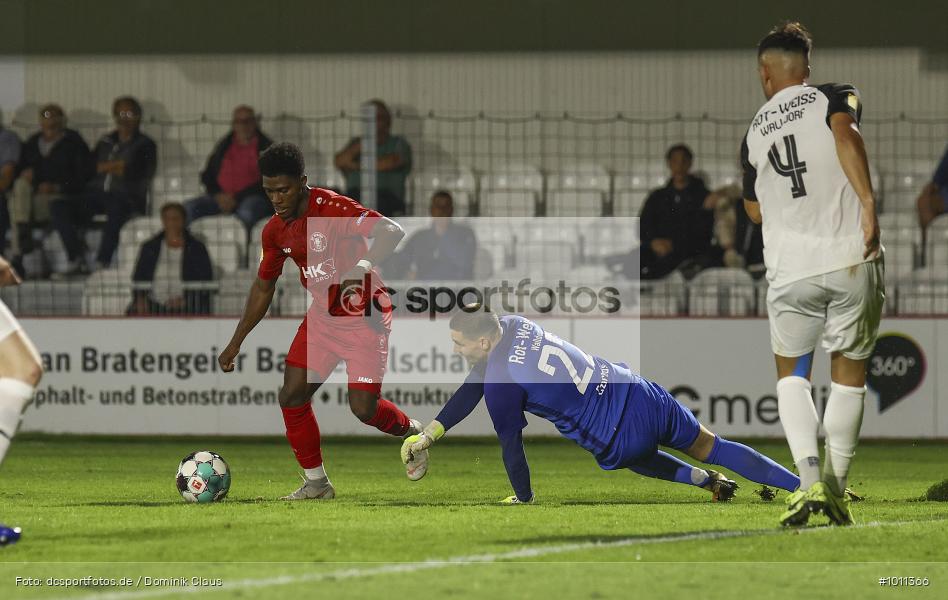 Rot-Weiß Walldorf, SC Hessen Dreieich, Hessenliga, Voetball, Sport, Le Football, Germany, Futbol, Fotball, Fussball, Deutschland, DFL, DFB, Calcio, 2021/22, Saison 2021/2022 - Bild-ID: 1011366 Rot-Weiß Walldorf, SC Hessen Dreieich, Hessenliga, Voetball, Sport, Le Football, Germany, Futbol, Fotball, Fussball, Deutschland, DFL, DFB, Calcio, 2021/22, Saison 2021/2022 - Bild-ID: 1011366