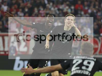 Fotos von Olympiakos Piräus - Eintracht Frankfurt auf dcsportfotos.de
