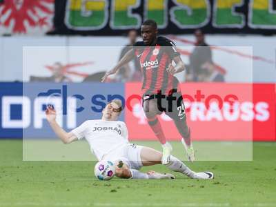 Fotos von Eintracht Frankfurt - SC Freiburg auf dcsportfotos.de