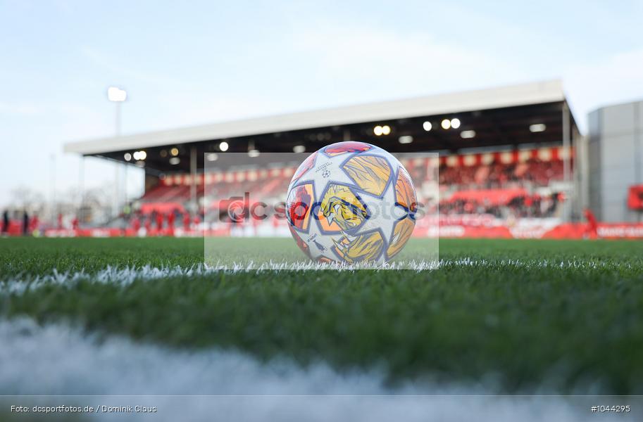 Manchester City, 1. FSV Mainz 05, Achtelfinale, UEFA Youth League, Youth League, UEFA, Voetball, Sport, Le Football, Germany, Futbol, Fotball, Fussball, Deutschland, DFL, DFB, Calcio, 2023/24, Saison 2023/2024 - Bild-ID: 1044295