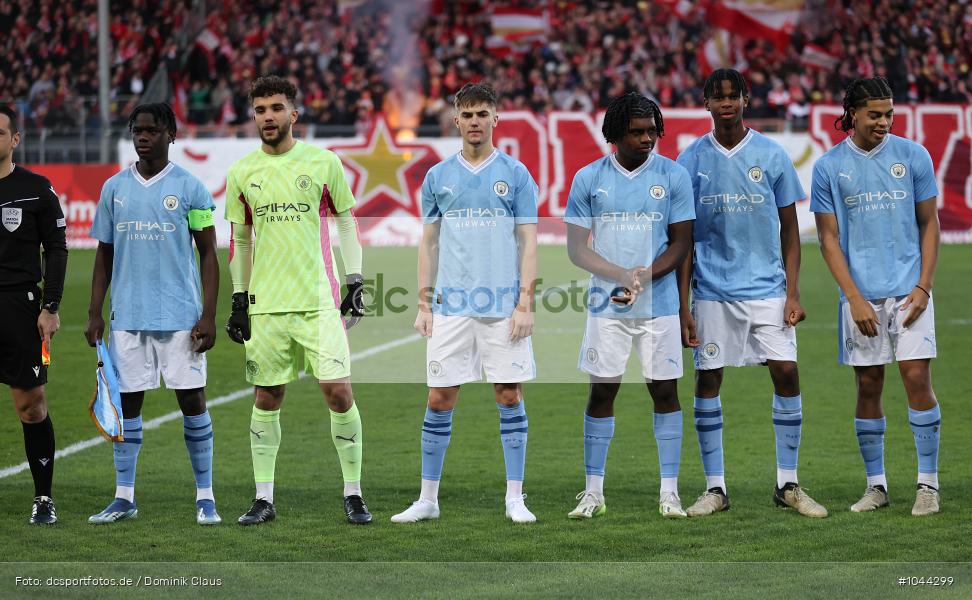 Manchester City, 1. FSV Mainz 05, Achtelfinale, UEFA Youth League, Youth League, UEFA, Voetball, Sport, Le Football, Germany, Futbol, Fotball, Fussball, Deutschland, DFL, DFB, Calcio, 2023/24, Saison 2023/2024 - Bild-ID: 1044299