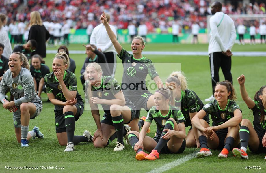 VfL Wolfsburg, FC Bayern München, Finale, DFB-Pokalfinale, Frauen, Voetball, Sport, Le Football, Germany, Futbol, Fotball, Fussball, Deutschland, DFL, DFB, Calcio, 2023/24, Saison 2023/2024 - Bild-ID: 1047992 VfL Wolfsburg, FC Bayern München, Finale, DFB-Pokalfinale, Frauen, Voetball, Sport, Le Football, Germany, Futbol, Fotball, Fussball, Deutschland, DFL, DFB, Calcio, 2023/24, Saison 2023/2024 - Bild-ID: 1047992