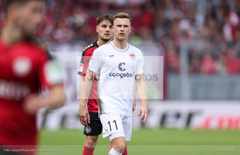 FC Sankt Pauli, FC St. Pauli, SV Wehen Wiesbaden, 2. Bundesliga, Liga, 2. Liga, Voetball, Sport, Le Football, Germany, Futbol, Fotball, Fussball, Deutschland, DFL, DFB, Calcio, 2023/24, Saison 2023/2024 - Bild-ID: 1048590 FC Sankt Pauli, FC St. Pauli, SV Wehen Wiesbaden, 2. Bundesliga, Liga, 2. Liga, Voetball, Sport, Le Football, Germany, Futbol, Fotball, Fussball, Deutschland, DFL, DFB, Calcio, 2023/24, Saison 2023/2024 - Bild-ID: 1048590