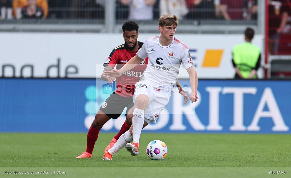 FC Sankt Pauli, FC St. Pauli, SV Wehen Wiesbaden, 2. Bundesliga, Liga, 2. Liga, Voetball, Sport, Le Football, Germany, Futbol, Fotball, Fussball, Deutschland, DFL, DFB, Calcio, 2023/24, Saison 2023/2024 - Bild-ID: 1048598 FC Sankt Pauli, FC St. Pauli, SV Wehen Wiesbaden, 2. Bundesliga, Liga, 2. Liga, Voetball, Sport, Le Football, Germany, Futbol, Fotball, Fussball, Deutschland, DFL, DFB, Calcio, 2023/24, Saison 2023/2024 - Bild-ID: 1048598
