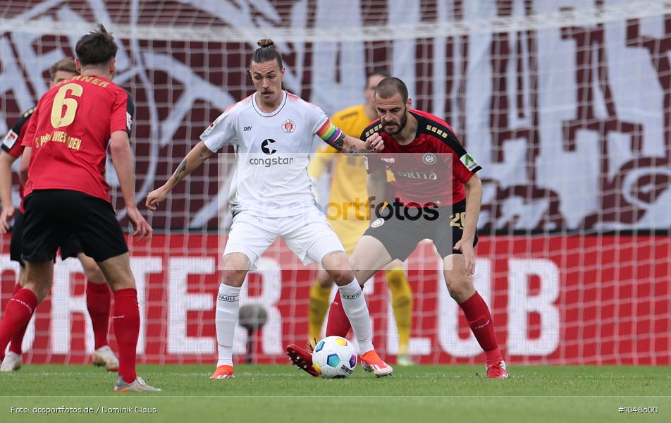 FC Sankt Pauli, FC St. Pauli, SV Wehen Wiesbaden, 2. Bundesliga, Liga, 2. Liga, Voetball, Sport, Le Football, Germany, Futbol, Fotball, Fussball, Deutschland, DFL, DFB, Calcio, 2023/24, Saison 2023/2024 - Bild-ID: 1048600 FC Sankt Pauli, FC St. Pauli, SV Wehen Wiesbaden, 2. Bundesliga, Liga, 2. Liga, Voetball, Sport, Le Football, Germany, Futbol, Fotball, Fussball, Deutschland, DFL, DFB, Calcio, 2023/24, Saison 2023/2024 - Bild-ID: 1048600