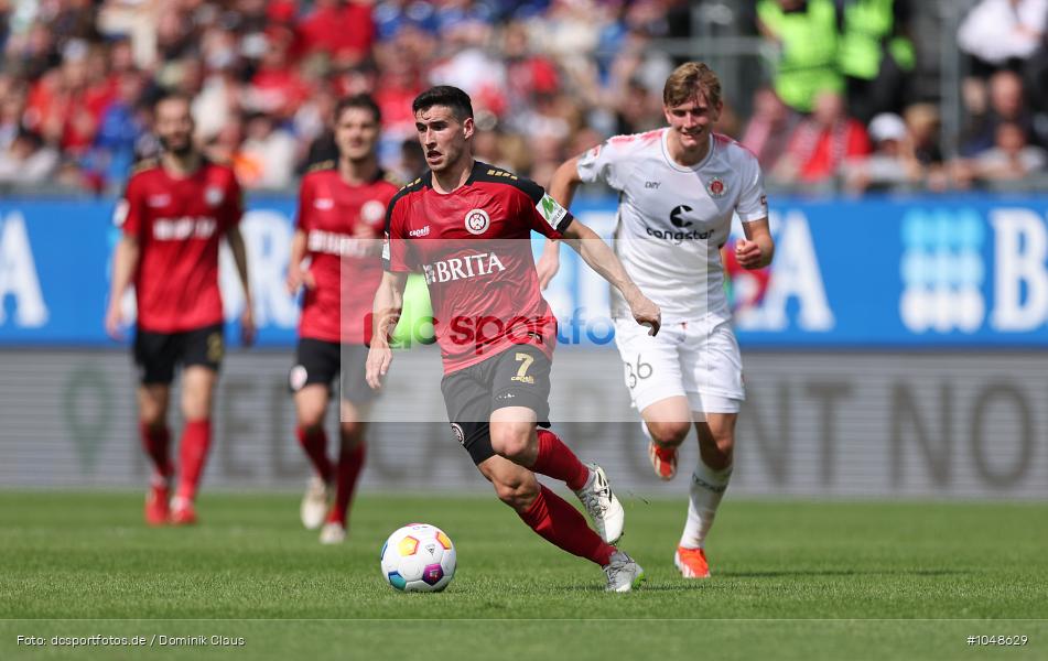 FC Sankt Pauli, FC St. Pauli, SV Wehen Wiesbaden, 2. Bundesliga, Liga, 2. Liga, Voetball, Sport, Le Football, Germany, Futbol, Fotball, Fussball, Deutschland, DFL, DFB, Calcio, 2023/24, Saison 2023/2024 - Bild-ID: 1048629 FC Sankt Pauli, FC St. Pauli, SV Wehen Wiesbaden, 2. Bundesliga, Liga, 2. Liga, Voetball, Sport, Le Football, Germany, Futbol, Fotball, Fussball, Deutschland, DFL, DFB, Calcio, 2023/24, Saison 2023/2024 - Bild-ID: 1048629