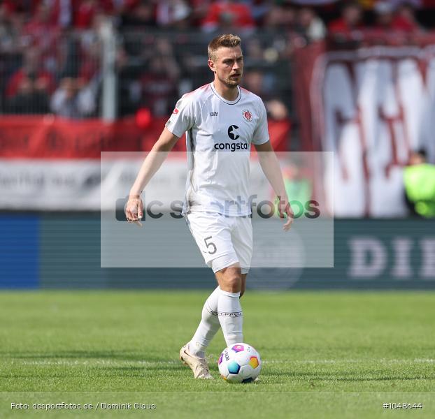 FC Sankt Pauli, FC St. Pauli, SV Wehen Wiesbaden, 2. Bundesliga, Liga, 2. Liga, Voetball, Sport, Le Football, Germany, Futbol, Fotball, Fussball, Deutschland, DFL, DFB, Calcio, 2023/24, Saison 2023/2024 - Bild-ID: 1048644 FC Sankt Pauli, FC St. Pauli, SV Wehen Wiesbaden, 2. Bundesliga, Liga, 2. Liga, Voetball, Sport, Le Football, Germany, Futbol, Fotball, Fussball, Deutschland, DFL, DFB, Calcio, 2023/24, Saison 2023/2024 - Bild-ID: 1048644