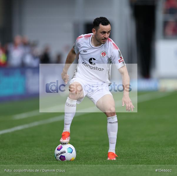 FC Sankt Pauli, FC St. Pauli, SV Wehen Wiesbaden, 2. Bundesliga, Liga, 2. Liga, Voetball, Sport, Le Football, Germany, Futbol, Fotball, Fussball, Deutschland, DFL, DFB, Calcio, 2023/24, Saison 2023/2024 - Bild-ID: 1048662 FC Sankt Pauli, FC St. Pauli, SV Wehen Wiesbaden, 2. Bundesliga, Liga, 2. Liga, Voetball, Sport, Le Football, Germany, Futbol, Fotball, Fussball, Deutschland, DFL, DFB, Calcio, 2023/24, Saison 2023/2024 - Bild-ID: 1048662