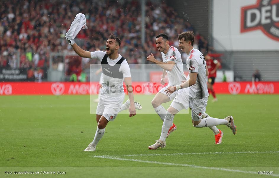 FC Sankt Pauli, FC St. Pauli, SV Wehen Wiesbaden, 2. Bundesliga, Liga, 2. Liga, Voetball, Sport, Le Football, Germany, Futbol, Fotball, Fussball, Deutschland, DFL, DFB, Calcio, 2023/24, Saison 2023/2024 - Bild-ID: 1048681 FC Sankt Pauli, FC St. Pauli, SV Wehen Wiesbaden, 2. Bundesliga, Liga, 2. Liga, Voetball, Sport, Le Football, Germany, Futbol, Fotball, Fussball, Deutschland, DFL, DFB, Calcio, 2023/24, Saison 2023/2024 - Bild-ID: 1048681