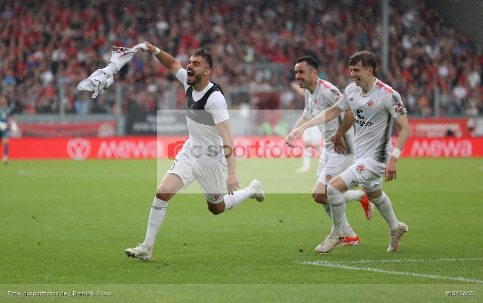 FC Sankt Pauli, FC St. Pauli, SV Wehen Wiesbaden, 2. Bundesliga, Liga, 2. Liga, Voetball, Sport, Le Football, Germany, Futbol, Fotball, Fussball, Deutschland, DFL, DFB, Calcio, 2023/24, Saison 2023/2024 - Bild-ID: 1048683 FC Sankt Pauli, FC St. Pauli, SV Wehen Wiesbaden, 2. Bundesliga, Liga, 2. Liga, Voetball, Sport, Le Football, Germany, Futbol, Fotball, Fussball, Deutschland, DFL, DFB, Calcio, 2023/24, Saison 2023/2024 - Bild-ID: 1048683