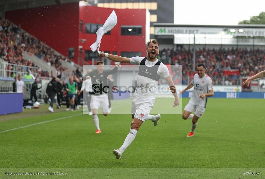 FC Sankt Pauli, FC St. Pauli, SV Wehen Wiesbaden, 2. Bundesliga, Liga, 2. Liga, Voetball, Sport, Le Football, Germany, Futbol, Fotball, Fussball, Deutschland, DFL, DFB, Calcio, 2023/24, Saison 2023/2024 - Bild-ID: 1048687 FC Sankt Pauli, FC St. Pauli, SV Wehen Wiesbaden, 2. Bundesliga, Liga, 2. Liga, Voetball, Sport, Le Football, Germany, Futbol, Fotball, Fussball, Deutschland, DFL, DFB, Calcio, 2023/24, Saison 2023/2024 - Bild-ID: 1048687