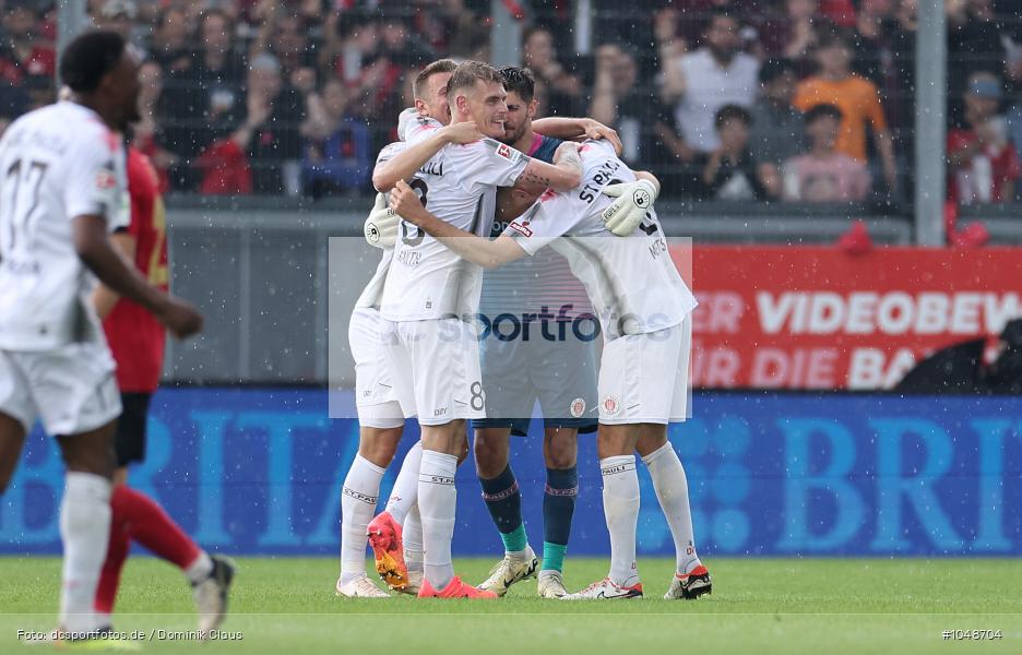 FC Sankt Pauli, FC St. Pauli, SV Wehen Wiesbaden, 2. Bundesliga, Liga, 2. Liga, Voetball, Sport, Le Football, Germany, Futbol, Fotball, Fussball, Deutschland, DFL, DFB, Calcio, 2023/24, Saison 2023/2024 - Bild-ID: 1048704 FC Sankt Pauli, FC St. Pauli, SV Wehen Wiesbaden, 2. Bundesliga, Liga, 2. Liga, Voetball, Sport, Le Football, Germany, Futbol, Fotball, Fussball, Deutschland, DFL, DFB, Calcio, 2023/24, Saison 2023/2024 - Bild-ID: 1048704