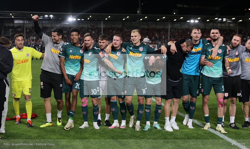 SSV Jahn Regensburg, SV Wehen Wiesbaden, Relegation, 3. Liga, 2. Bundesliga, Liga, 2. Liga, Voetball, Sport, Le Football, Germany, Futbol, Fotball, Fussball, Deutschland, DFL, DFB, Calcio, 2023/24, Saison 2023/2024 - Bild-ID: 1049225