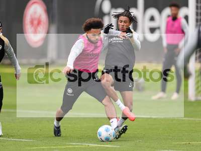 Fotos von Training Eintracht Frankfurt auf dcsportfotos.de