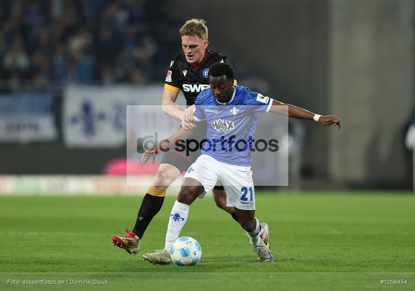 Karlsruher SC, SV Darmstadt 98, 2. Liga, 2. Bundesliga, Bundesliga, Liga, Voetball, Sport, Le Football, Germany, Futbol, Fotball, Fussball, Deutschland, DFL, DFB, Calcio, 2024/25, Saison 2024/2025 - Bild-ID: 1058434 Karlsruher SC, SV Darmstadt 98, 2. Liga, 2. Bundesliga, Bundesliga, Liga, Voetball, Sport, Le Football, Germany, Futbol, Fotball, Fussball, Deutschland, DFL, DFB, Calcio, 2024/25, Saison 2024/2025 - Bild-ID: 1058434