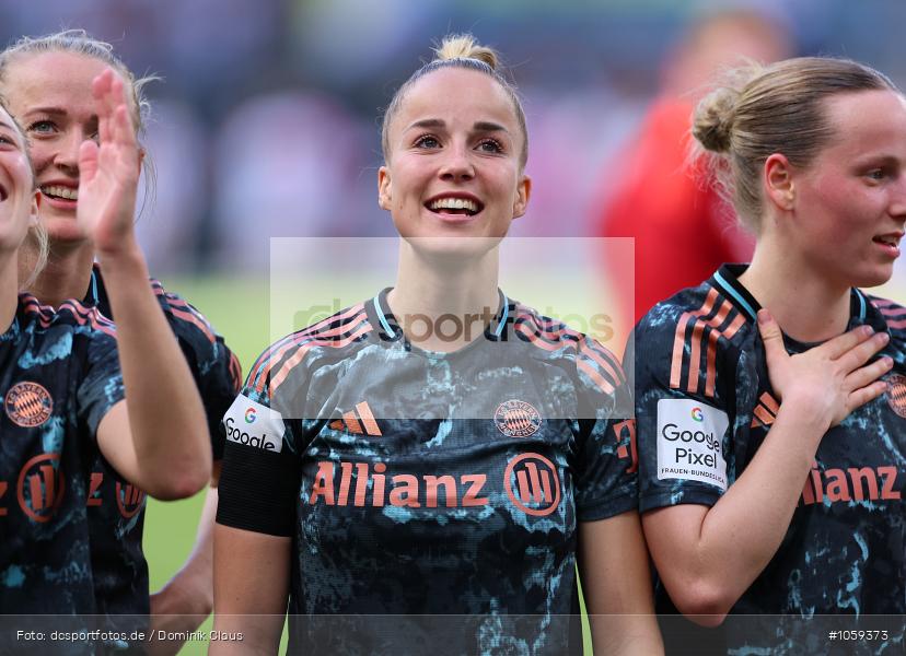 FC Bayern München, Eintracht Frankfurt, Frauen, 1. Bundesliga, Bundesliga, Voetball, Sport, Le Football, Germany, Futbol, Fotball, Fussball, Deutschland, DFL, DFB, Calcio, 2024/25, Saison 2024/2025 - Bild-ID: 1059373 FC Bayern München, Eintracht Frankfurt, Frauen, 1. Bundesliga, Bundesliga, Voetball, Sport, Le Football, Germany, Futbol, Fotball, Fussball, Deutschland, DFL, DFB, Calcio, 2024/25, Saison 2024/2025 - Bild-ID: 1059373