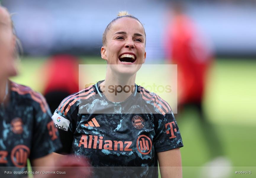 FC Bayern München, Eintracht Frankfurt, Frauen, 1. Bundesliga, Bundesliga, Voetball, Sport, Le Football, Germany, Futbol, Fotball, Fussball, Deutschland, DFL, DFB, Calcio, 2024/25, Saison 2024/2025 - Bild-ID: 1059375 FC Bayern München, Eintracht Frankfurt, Frauen, 1. Bundesliga, Bundesliga, Voetball, Sport, Le Football, Germany, Futbol, Fotball, Fussball, Deutschland, DFL, DFB, Calcio, 2024/25, Saison 2024/2025 - Bild-ID: 1059375