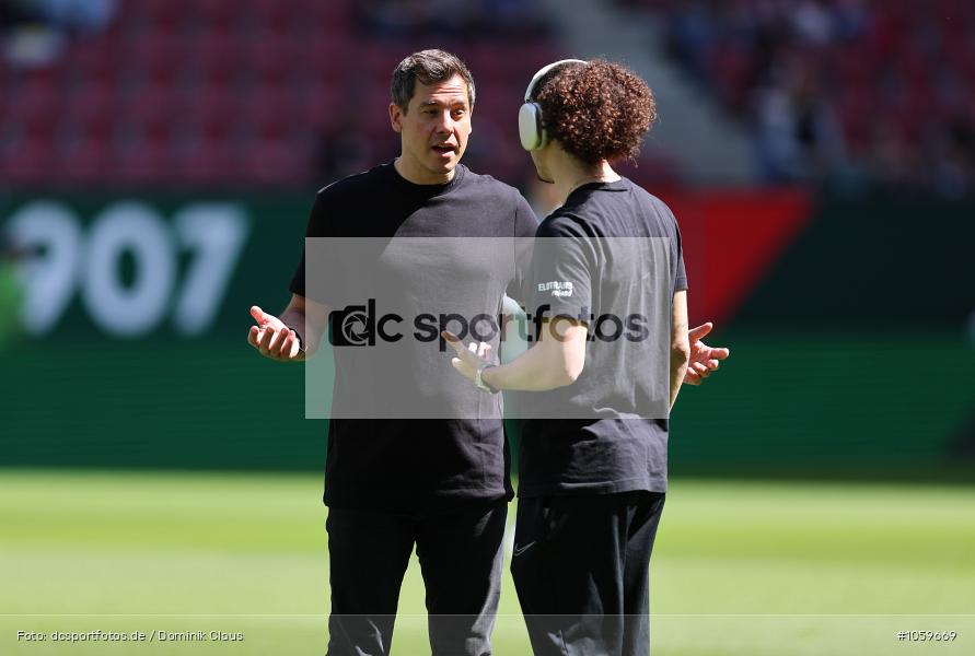 Eintracht Frankfurt, FC Augsburg, 1. Bundesliga, Bundesliga, Voetball, Sport, Le Football, Germany, Futbol, Fotball, Fussball, Deutschland, DFL, DFB, Calcio, 2024/25, Saison 2024/2025 - Bild-ID: 1059669 Eintracht Frankfurt, FC Augsburg, 1. Bundesliga, Bundesliga, Voetball, Sport, Le Football, Germany, Futbol, Fotball, Fussball, Deutschland, DFL, DFB, Calcio, 2024/25, Saison 2024/2025 - Bild-ID: 1059669