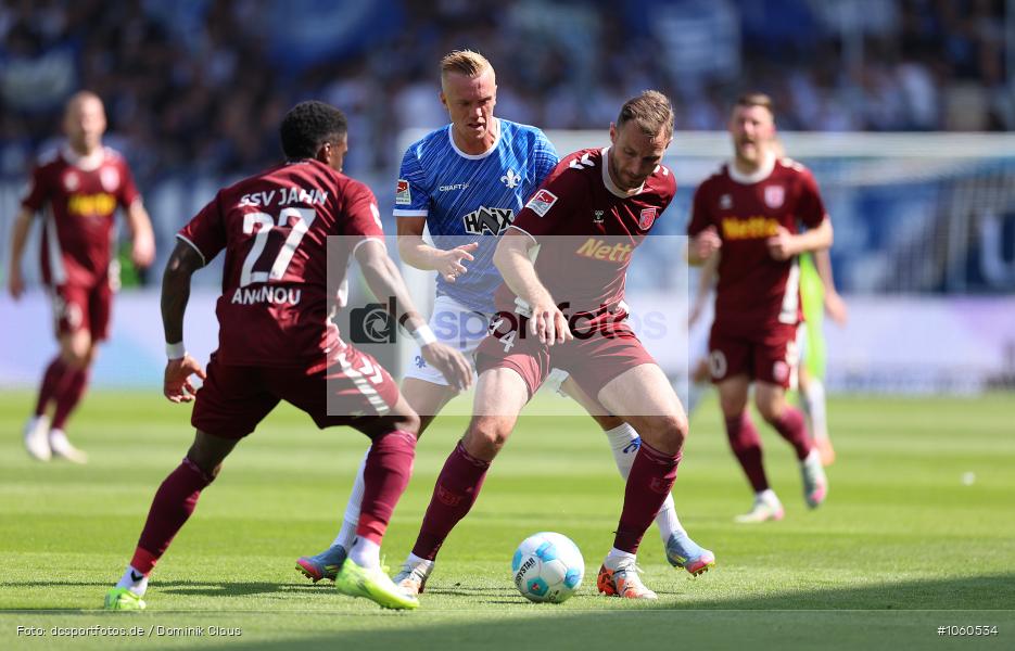 SSV Jahn Regensburg, SV Darmstadt 98, 2. Liga, 2. Bundesliga, Bundesliga, Liga, Voetball, Sport, Le Football, Germany, Futbol, Fotball, Fussball, Deutschland, DFL, DFB, Calcio, 2024/25, Saison 2024/2025 - Bild-ID: 1060534