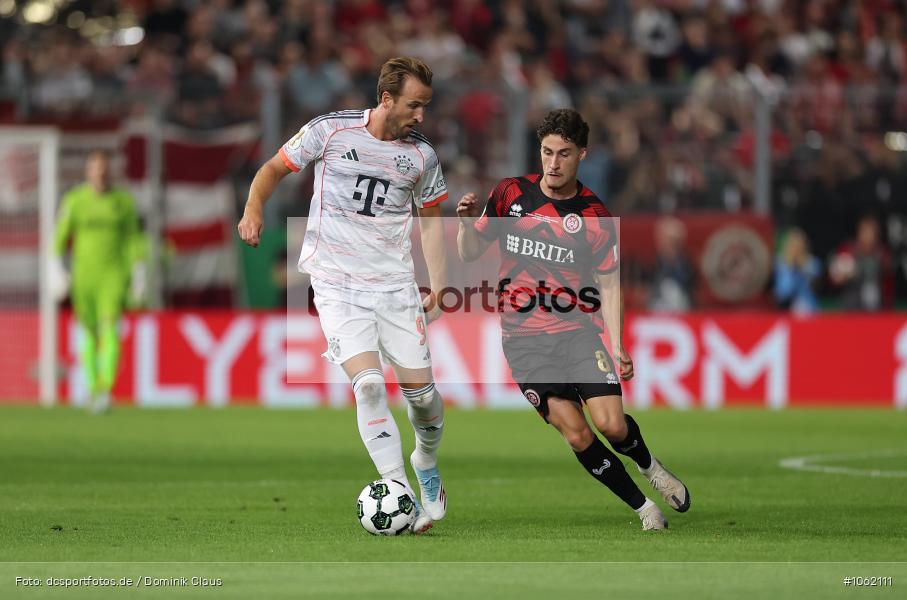 FC Bayern München, SV Wehen Wiesbaden, Pokal, DFB-Pokal, Voetball, Sport, Le Football, Germany, Futbol, Fotball, Fussball, Deutschland, DFL, DFB, Calcio, 2025/26, Saison 2025/2026 - Bild-ID: 1062111