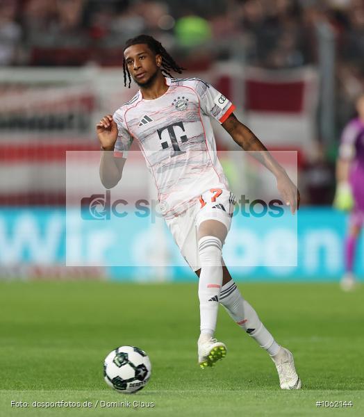 FC Bayern München, SV Wehen Wiesbaden, Pokal, DFB-Pokal, Voetball, Sport, Le Football, Germany, Futbol, Fotball, Fussball, Deutschland, DFL, DFB, Calcio, 2025/26, Saison 2025/2026 - Bild-ID: 1062144