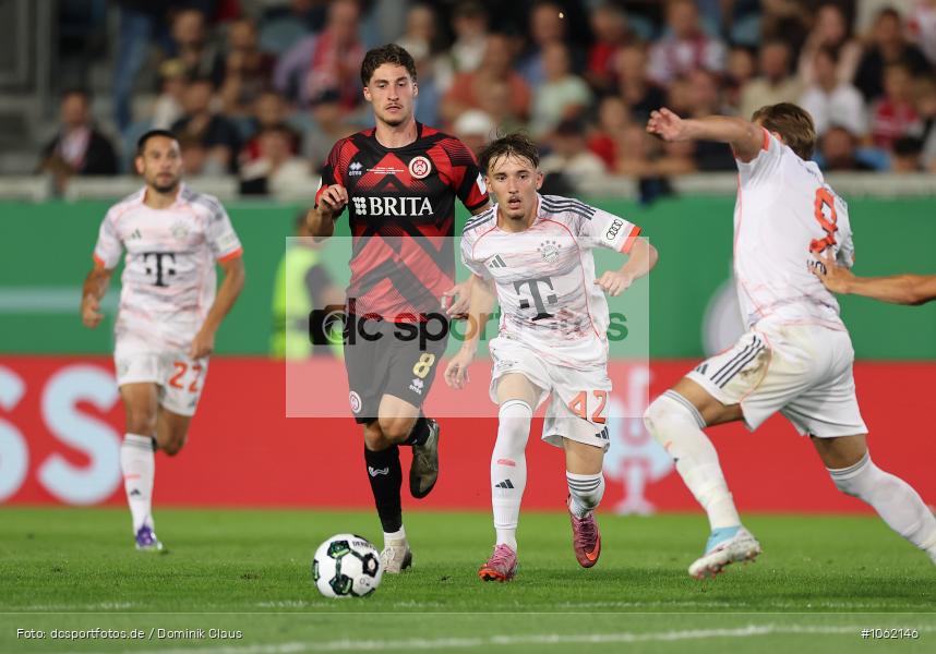 FC Bayern München, SV Wehen Wiesbaden, Pokal, DFB-Pokal, Voetball, Sport, Le Football, Germany, Futbol, Fotball, Fussball, Deutschland, DFL, DFB, Calcio, 2025/26, Saison 2025/2026 - Bild-ID: 1062146