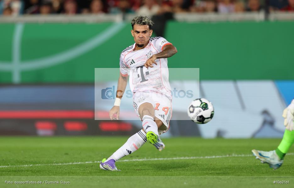 FC Bayern München, SV Wehen Wiesbaden, Pokal, DFB-Pokal, Voetball, Sport, Le Football, Germany, Futbol, Fotball, Fussball, Deutschland, DFL, DFB, Calcio, 2025/26, Saison 2025/2026 - Bild-ID: 1062161