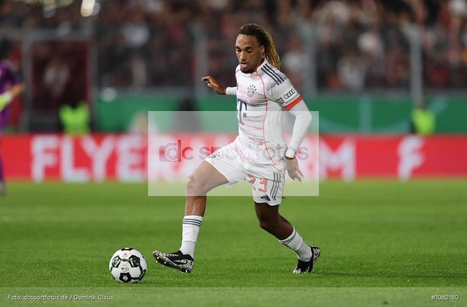 FC Bayern München, SV Wehen Wiesbaden, Pokal, DFB-Pokal, Voetball, Sport, Le Football, Germany, Futbol, Fotball, Fussball, Deutschland, DFL, DFB, Calcio, 2025/26, Saison 2025/2026 - Bild-ID: 1062180
