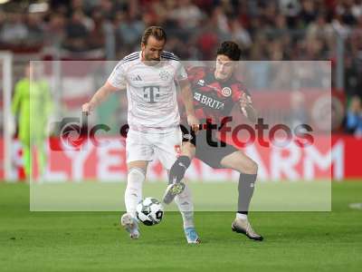 Fotos von SV Wehen Wiesbaden - FC Bayern München auf dcsportfotos.de