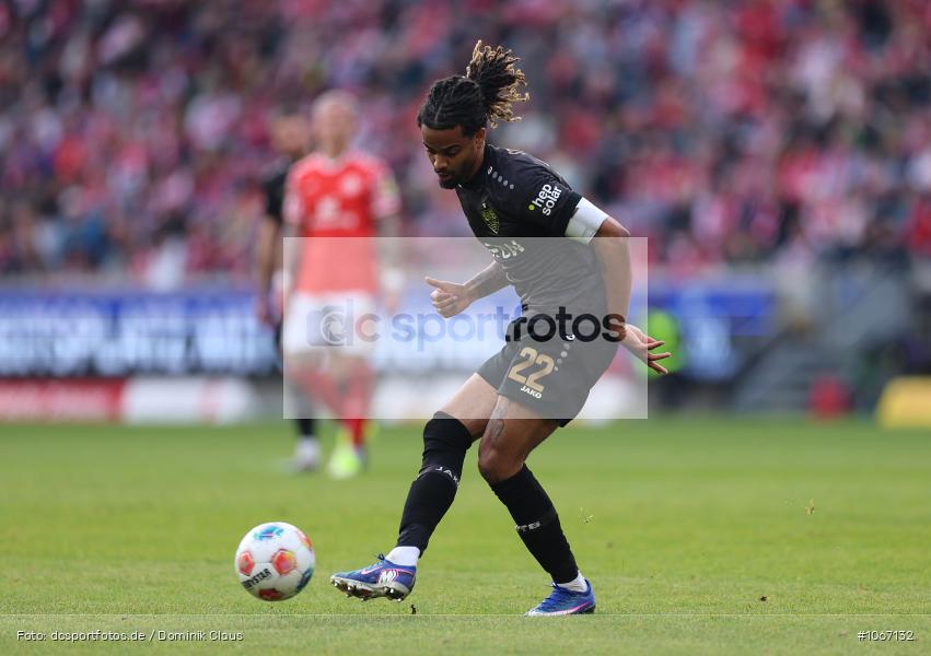 VfB Stuttgart, 1. FSV Mainz 05, Liga, Bundesliga, Voetball, Sport, Le Football, Germany, Futbol, Fotball, Fussball, Deutschland, DFL, DFB, Calcio, 2025/26, Saison 2025/2026 - Bild-ID: 1067132