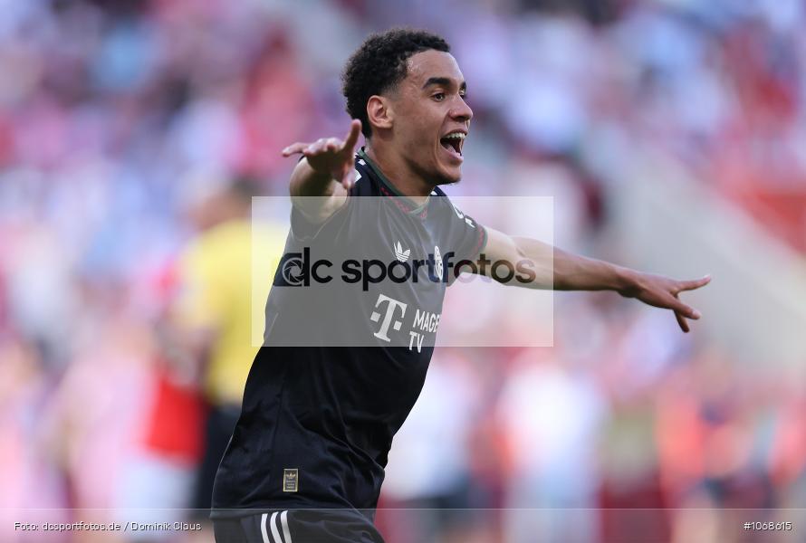 FC Bayern München, 1. FSV Mainz 05, Liga, Bundesliga, Voetball, Sport, Le Football, Germany, Futbol, Fotball, Fussball, Deutschland, DFL, DFB, Calcio, 2025/26, Saison 2025/2026 - Bild-ID: 1068615
