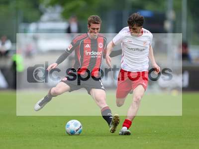 Fotos von SG Rot-Weiß Frankfurt - Eintracht Frankfurt auf dcsportfotos.de
