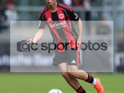 Fotos von SG Rot-Weiß Frankfurt - Eintracht Frankfurt auf dcsportfotos.de